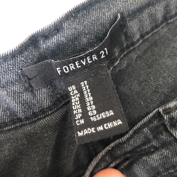 (FREE w/ $25 purchase) Forever 21 jean bundle - Picture 15 of 16
